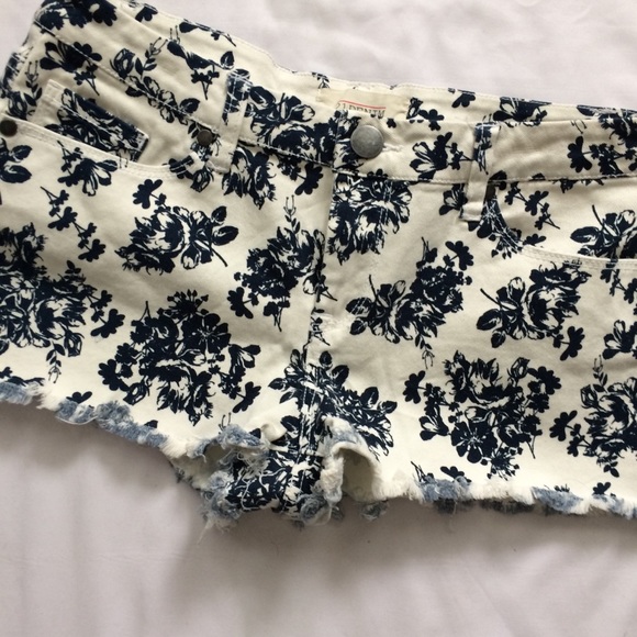 21 Demin Shorts Sz 29 - Picture 1 of 4